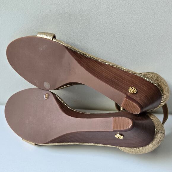 Tory Burch NEW Savannah Wedge Cracked Gold Leather Sandal Womens Size 9.5 NWOT - Picture 14 of 15